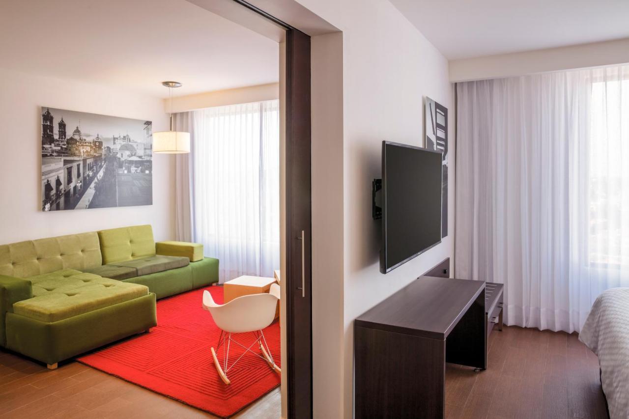 Fiesta Inn Express Puebla Explanada ภายนอก รูปภาพ