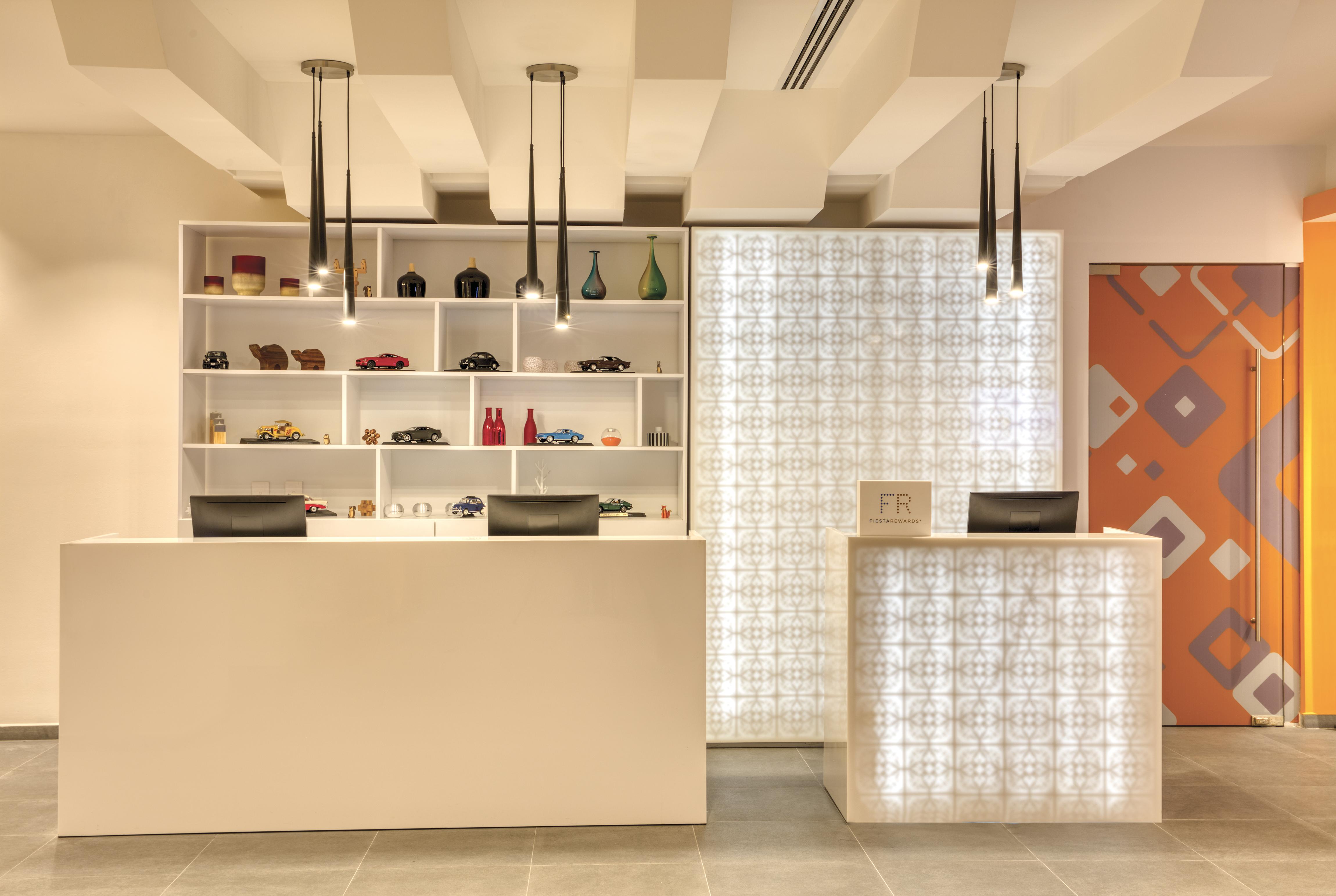 Fiesta Inn Express Puebla Explanada ภายนอก รูปภาพ
