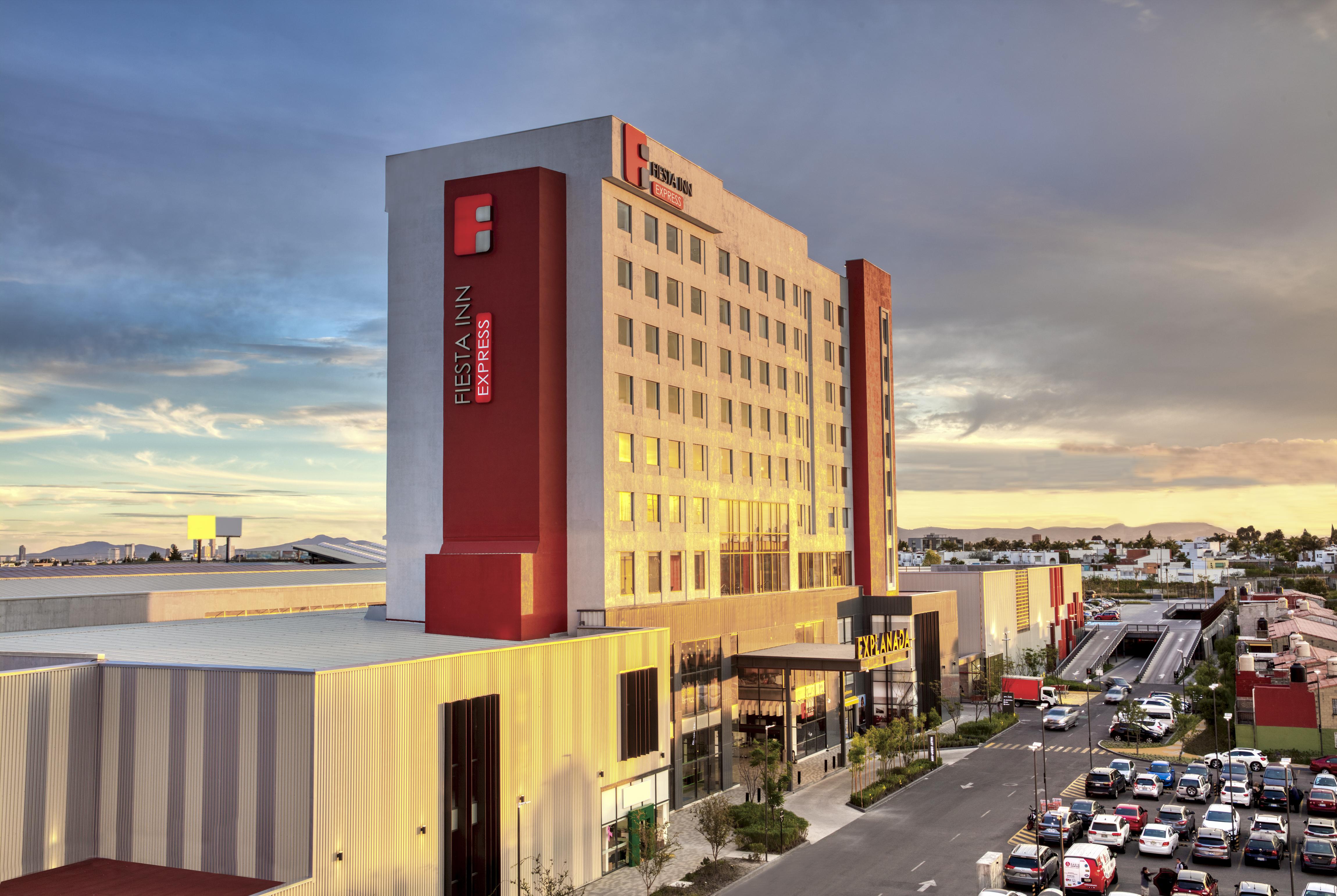 Fiesta Inn Express Puebla Explanada ภายนอก รูปภาพ