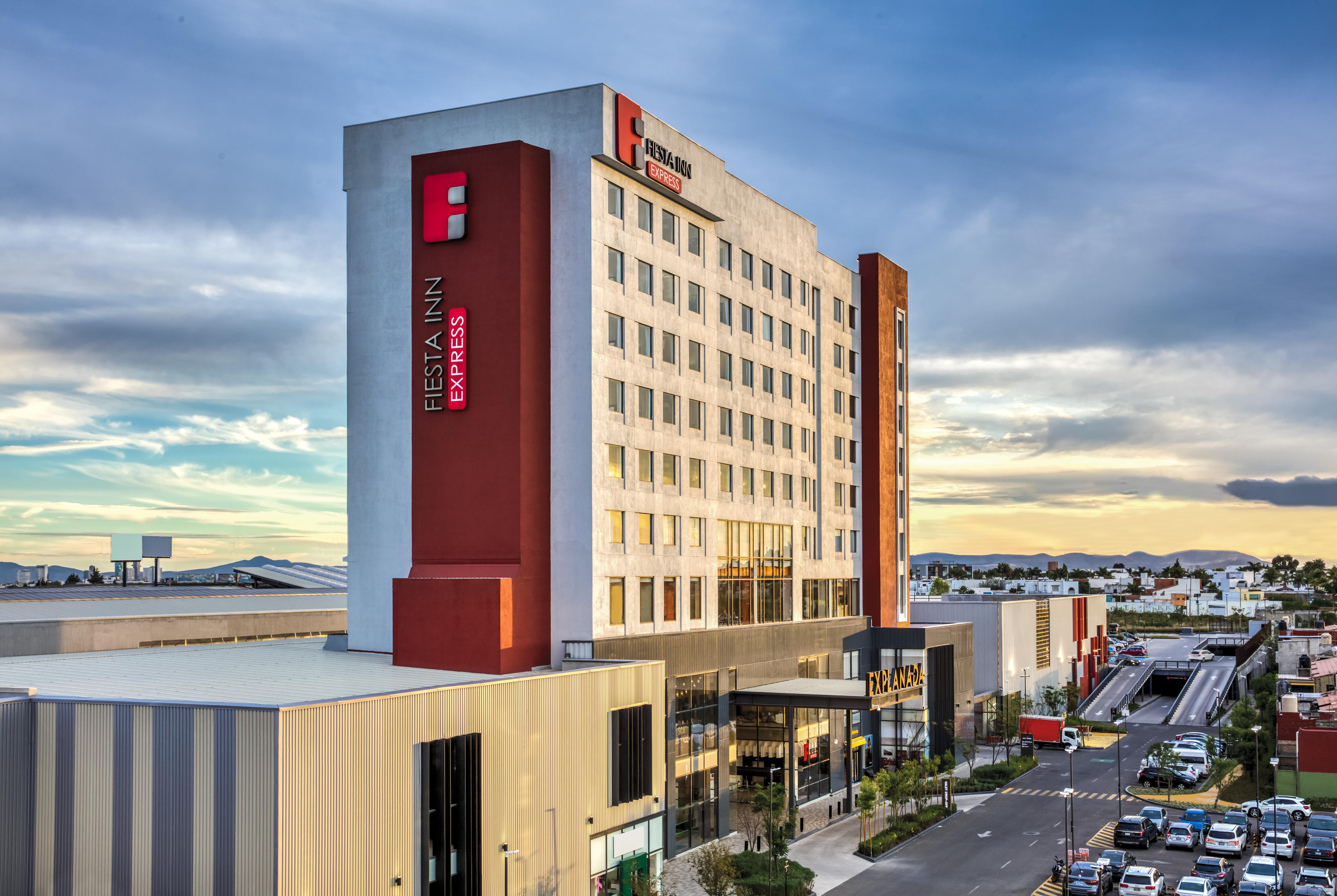 Fiesta Inn Express Puebla Explanada ภายนอก รูปภาพ