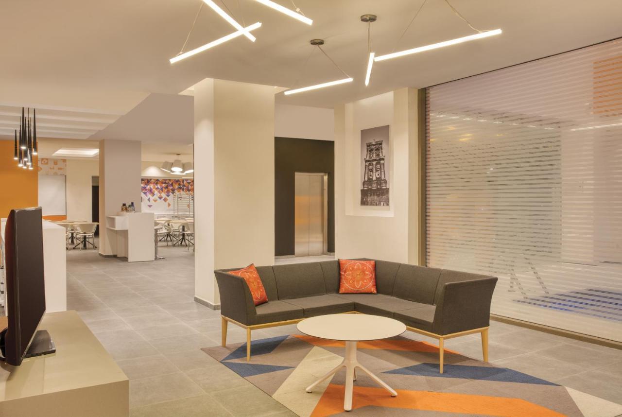 Fiesta Inn Express Puebla Explanada ภายนอก รูปภาพ
